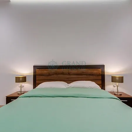 Casa Dell'arte In Rooftop Pool & Garage Hal Ghaxiak
