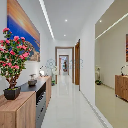 Casa Dell'arte In Rooftop Pool & Garage Appartement Hal Ghaxiak