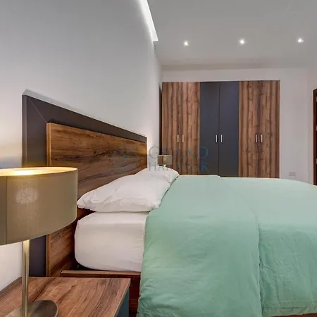 Casa Dell'arte In Rooftop Pool & Garage Hal Ghaxiak