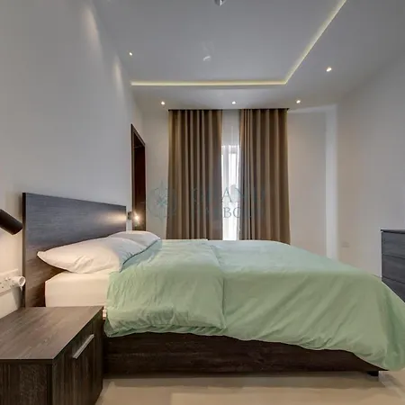 Casa Dell'arte In Rooftop Pool & Garage * Hal Ghaxiak